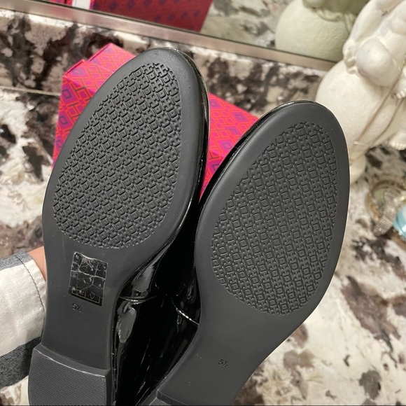 Tory Burch Black Claire Patent Leather Gold Tone Ballet Flats Size 5.5 - Picture 6 of 10
